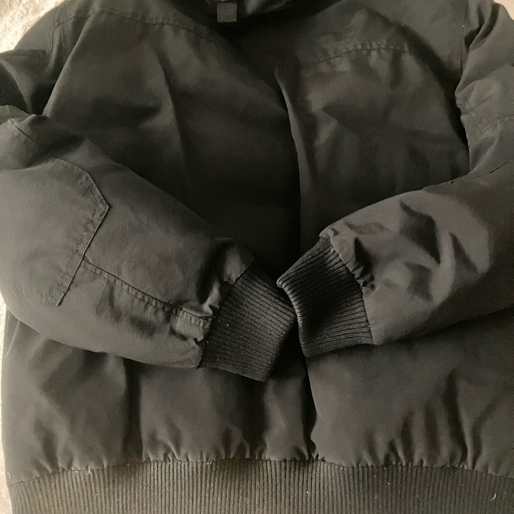 Danier Men's Black Puffer Jacket - Picture 3 of 5